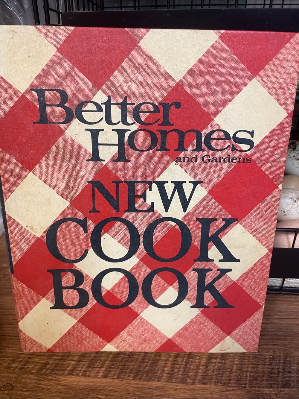 Better Homes And Gardens Red and Cream Checkerboard Cookbook